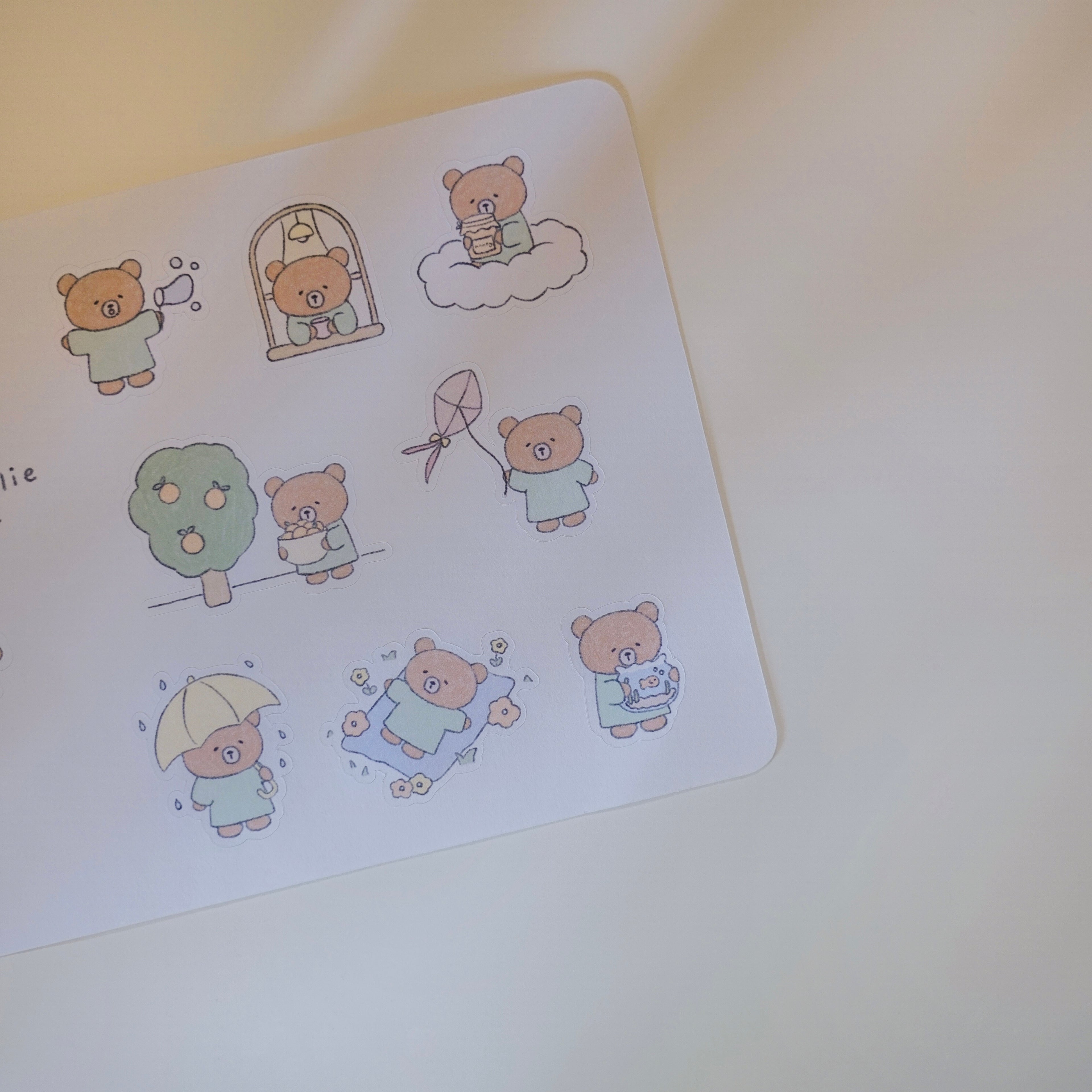 Sheet of cute bear illustrations on a white background.